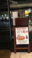 Emparo Pizza food