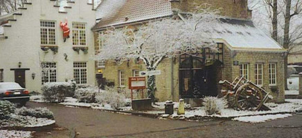 Le Moulin De Lindekemale outside