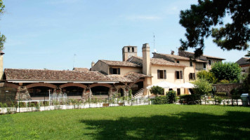 Antico Borgo inside
