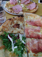 Zeza Pizzeria food