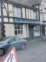 The New Glynne Arms outside