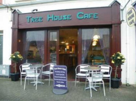 Treehouse Cafe outside