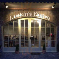 Luskin's Bistro food