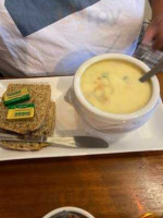Quilty Tavern food