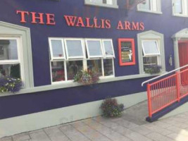 Wallis Arms outside