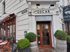 Cafe Oscar inside