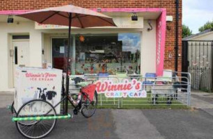 Winnie's Craft Cafe outside