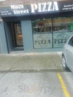 Main Street Pizza outside
