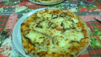 Pizzeria E Grigieria Da Gianni food