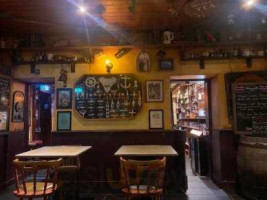 The Rusty Mackerel Bar Restaurant Accommodation inside