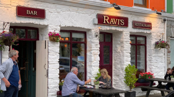 Ravi's Bar And Restaurant food