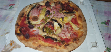 Pizzeria La Rustica food