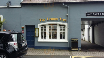 The Lemon Tree outside