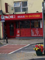 Apache Pizza Moville outside