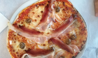Pizzeria Sergio E Rosetta Serra food