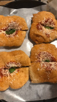 Monti La Pizza Fritta food