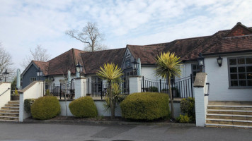 The White Swan Inn outside