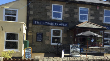 The Robartes Arms outside