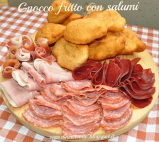 Aperivino Bar Enoteca Di Giuseppe Savoldi food