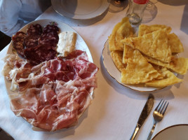 Antica Osteria Della Fratta outside