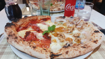 A' Livella Pizzeria Napoletana food