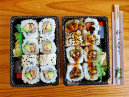 Tamakin Sushi food