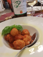 Tenuta Gemi food