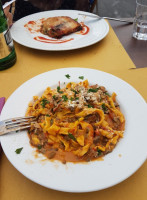 Cantina Bucciarelli food