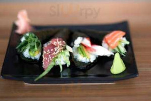 Sushi Kings food