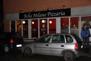 Bella Milano Pizzaria food