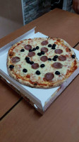 Mondo Pizza food