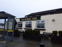 Sir Robert Peel outside