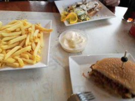 Cafetaria De Luifel food