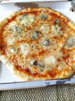 Pizzeria I Fratelli food