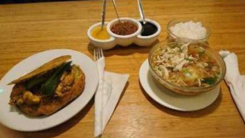 Warung Mini Rotterdam food