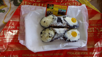 Dolcezze Siciliane food