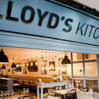 Lloyd's Lounge food