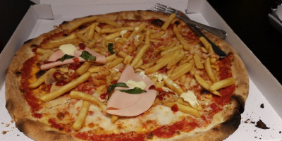 Pizzeria Da Asporto Quattro Cantoni food