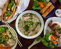 Lilla Vietnam food