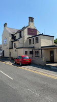 King's Head outside