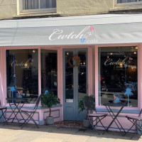 Cwtch Cafe outside