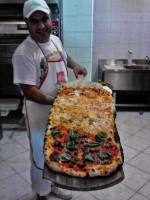 Pizzeria Da Salvatore Ma Tu Vuliv A Pizz food