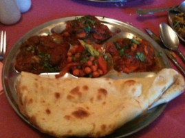 B Ten Balti food