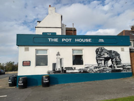 The Pot House food
