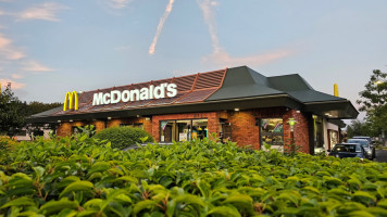 Mcdonald's outside