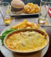 The Rose And Crown food