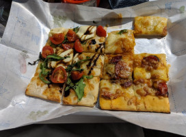 Pizzeria Piranha food