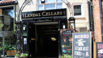 Lendal Cellars food