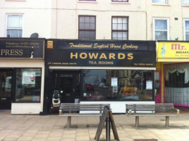 Howards Tea Rooms outside