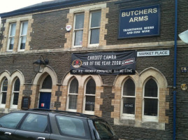 Butcher's Arms outside